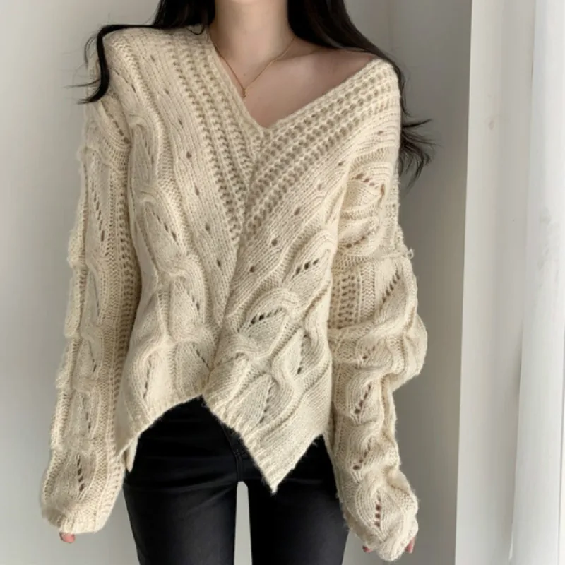 

Autumn and winter Vintage lazy big V-neck Pullover loose hemp pattern hollow sweater
