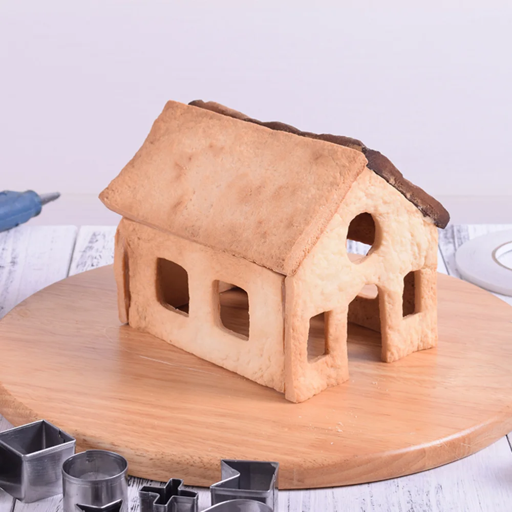 18pcs Christmas Theme Cake Molds 3D Stainless Steel Cartoon Cookie Cutter Set for Xmas Party Home Bakery