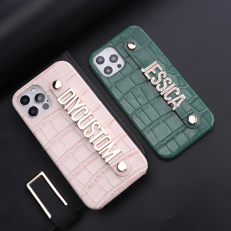 Custom Name Luxury Crocodile Leather Phone Case For iphone 11 12 13 14 15Pro Max 7 8 Plus XS Max Diamond Metal Letters Cover