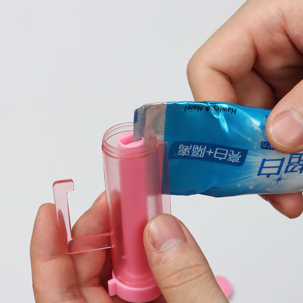 1PC Creative Rolling Squeezer Toothpaste Dispenser Sucker Hanging Holde Toothpaste Distributeur Home Storage Bathroom Supply 3