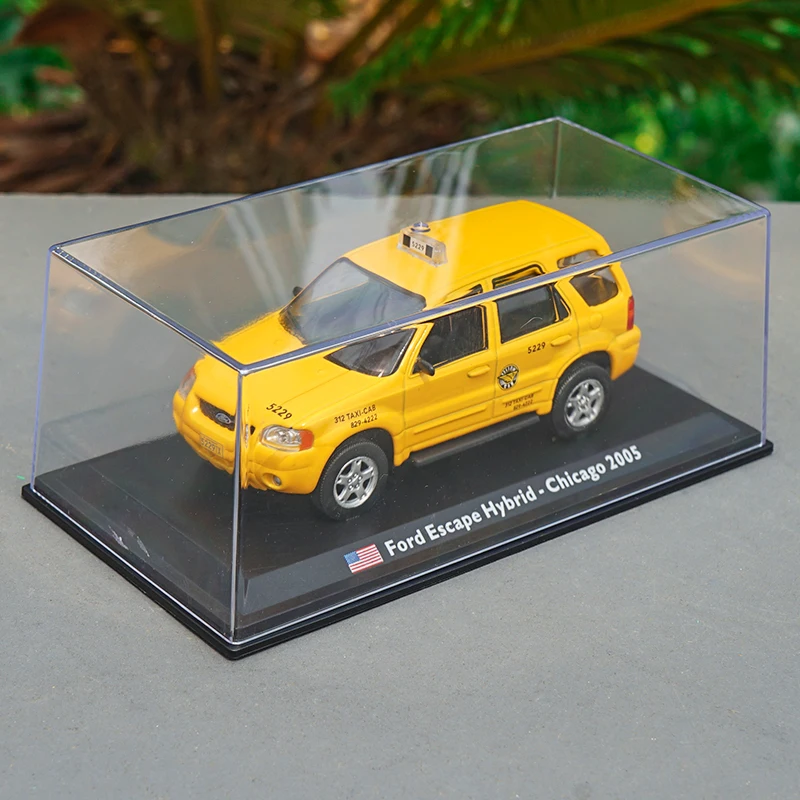 Collectable 2005 Ford Escape Hybrid Chicago Yellow Taxi Model