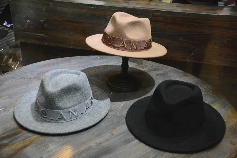 01910-HQ-FW145011 Британский Стиль Письмо Вышивка Лентой Шляпа Fedora Мужская и женская панама джазовая, шляпа