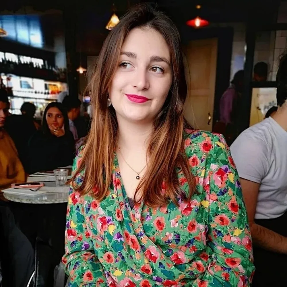 

2020 Spring summer New pattern temperament French style cross Long sleeve elegant V-neck Chiffon Dangle printing Wrap shirt