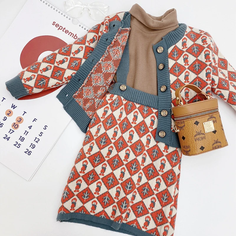

Autumn New Girls Sets Baby Knitted Suit Fashion Plaid Cardigan Coat+Shoulder Strap Skirt 2 Pieces Suit Toddler Girl Clothes