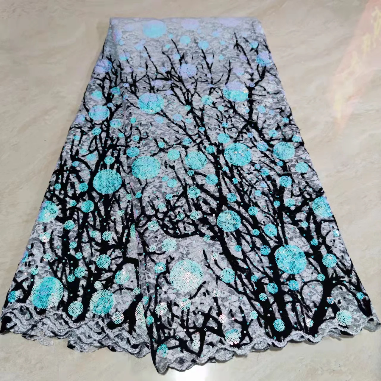 Новейшая французская сетчатая кружевная ткань с золотыми линиями вышивка