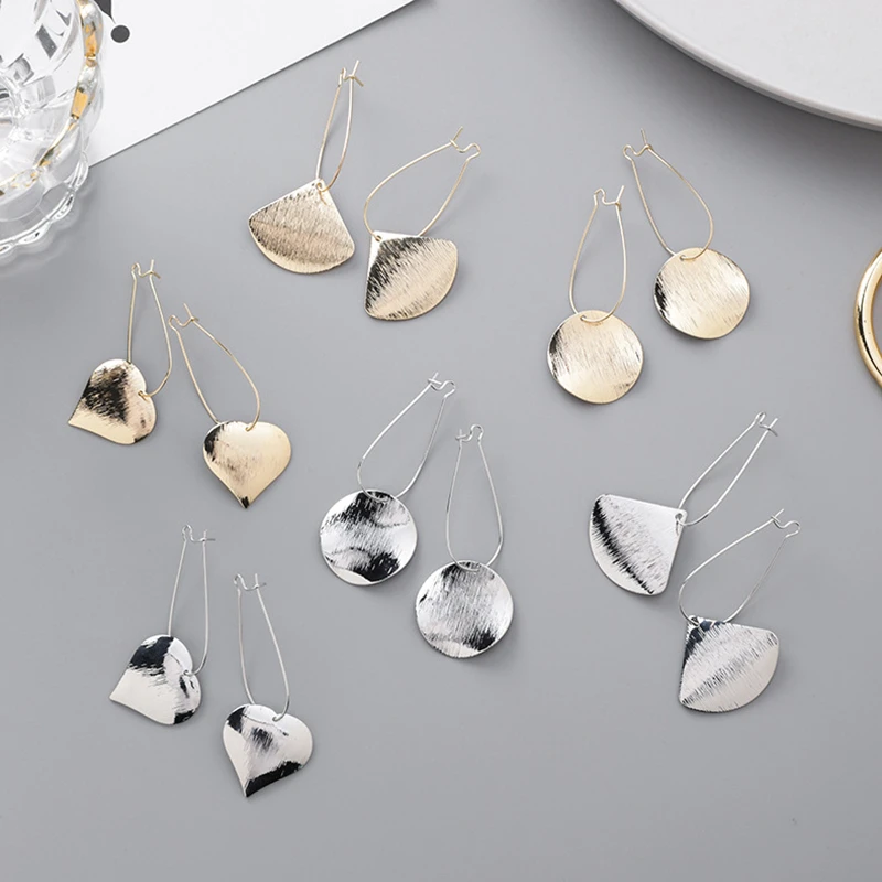 

2019 New Korean Version Simple Geometry Love Fan-shaped Round Hoop Earrings Fashion Metal Brushed Texture Bump Party Jewelry