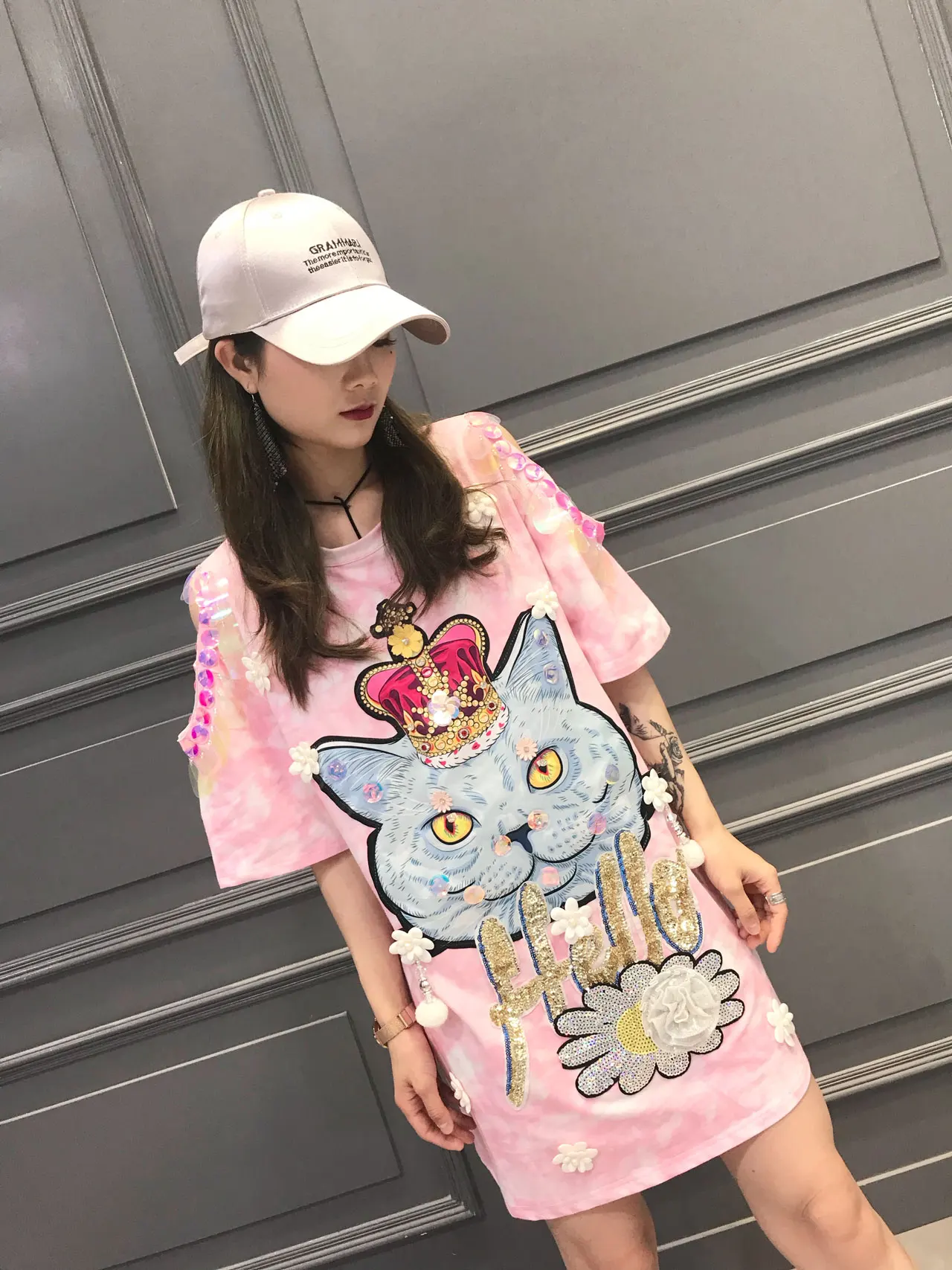 Kawaii, расшитые блестками топы с котом, женская розовая Повседневная футболка с коротким рукавом и круглым вырезом, женская летняя футболка для отдыха, женская футболка с открытым плечом, SA340S30