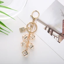 Fashion Personality Geometric Key Chain Hollow Keychain Bag Charm Pendant for Women Key Ring Holder Gift Jewelry EH125