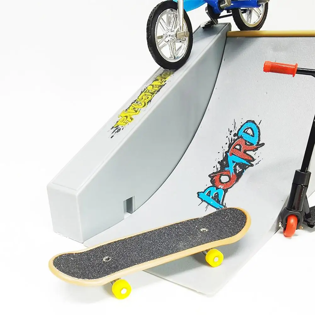 Mini Finger Skateboarding Fingerboard BMX Bicycle Skate Boards Ramps Set Skatepark Fingertip