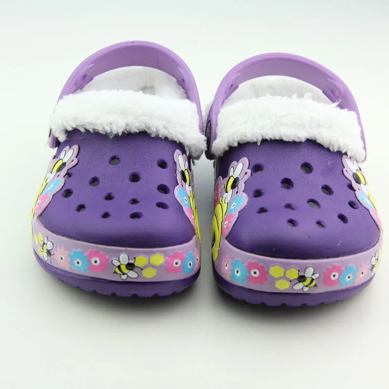 PURPLE Носки с рисунком медведя из мультика детские деревянные башмаки Обувь на теплом меху Детская домашняя обувь дома отверстие Шлёпанцы светильник шпильки сандалии на плоской подошве эва детская обувь - Цвет: PURPLE