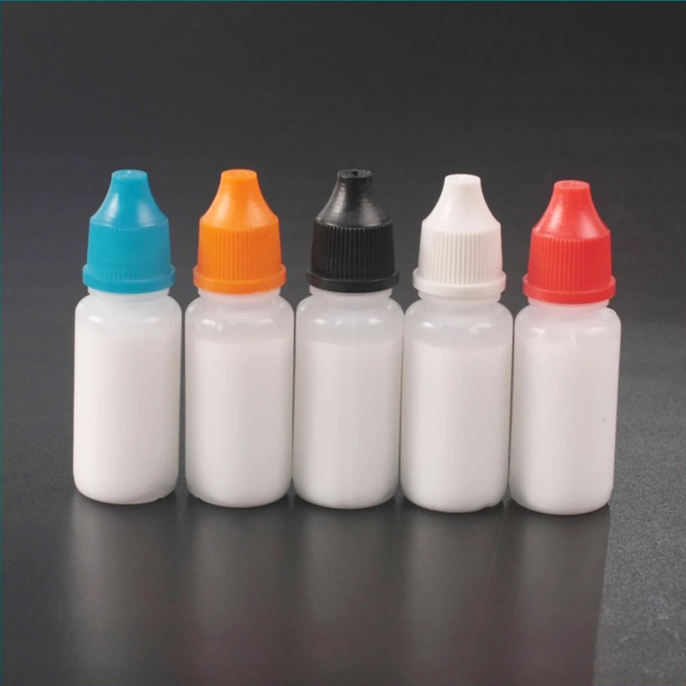 

10ml Prevent Rust Mini Magic Cube Oil Compact Smooth Random Color Professional Toys Practical Silicone Lubricants Gift