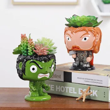 

YeFine Resin Crafts Home Decoration Accessories For Living Room Ornaments Heroic Figure Arts Desktop Microlandschaft