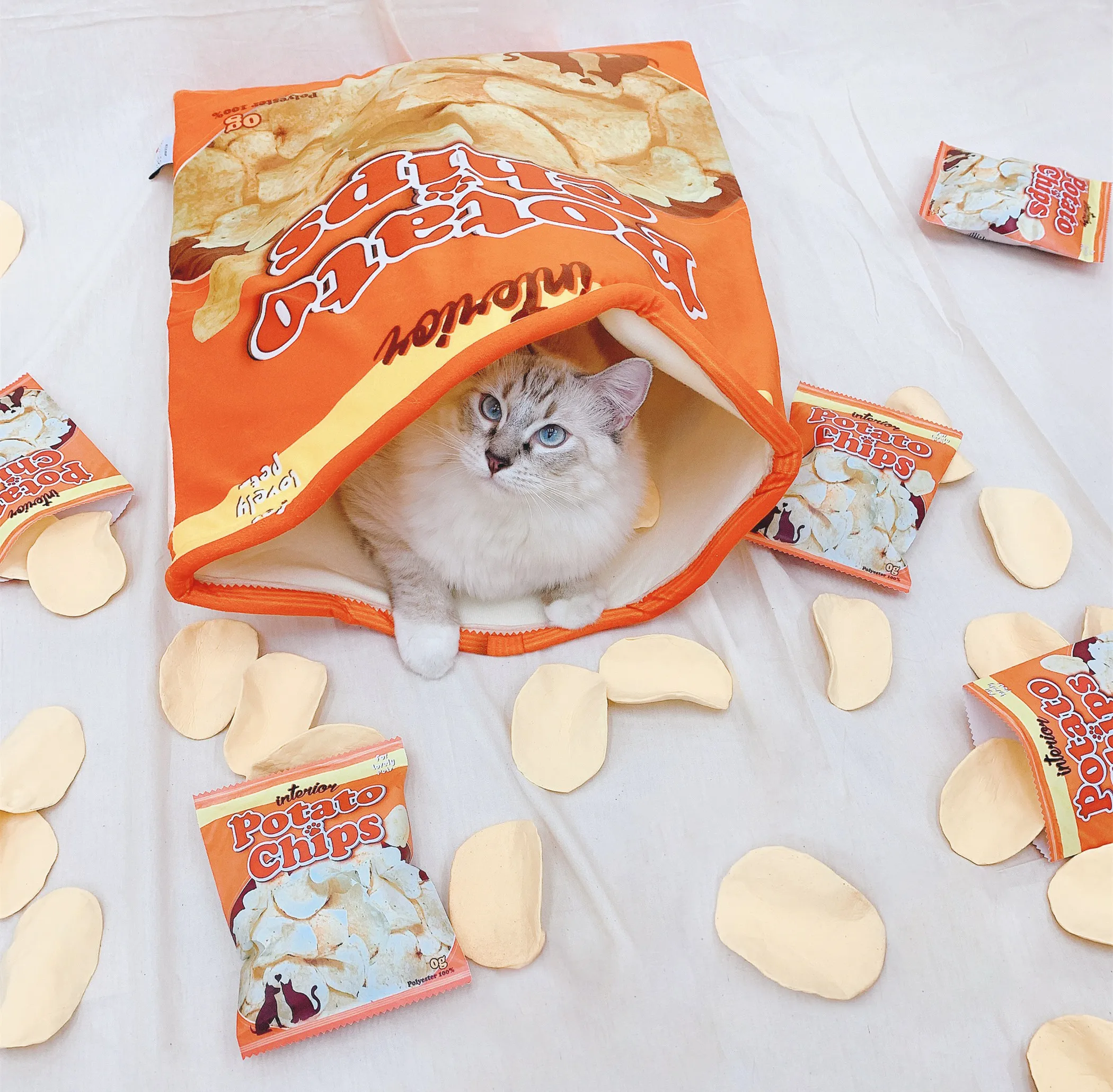 

Cat Bed Potato Chips Design Pet Bed 52 x 68cm Suitable For Domestic Cats Of Any Sizes