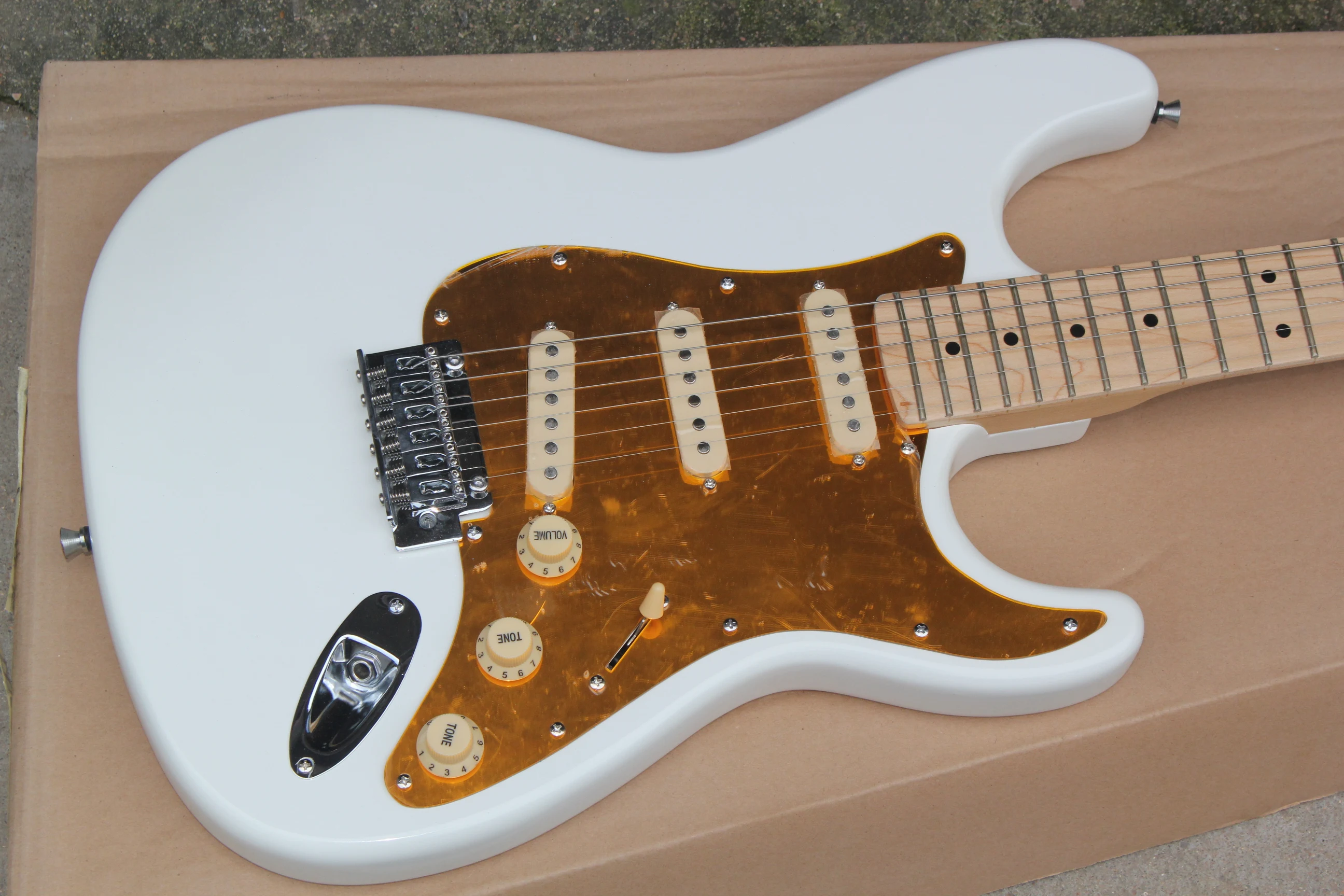 

free shipping factory custom new real photos high quality ST white Electric Guitar Golden Pickguard SSS pickup 8pai