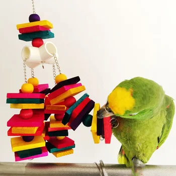

1pc Parrot Toy Durable Colorful Nontoxic Natural Hanging Toy Bird Toy Bird Cage Pendant Parrot Chew Toy