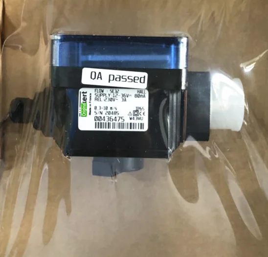 Совершенно новый и оригинальный датчик потока SE32 12-36V NPN / PNP 0.7A точечная