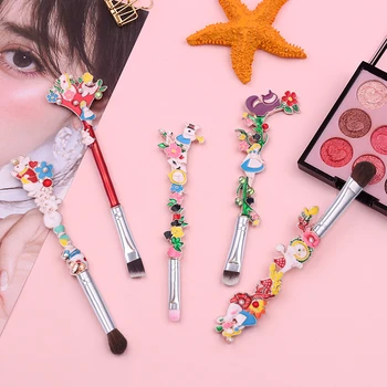 

5Pcs Alice in Wonderland Makeup Brushes Set Cosmetic Beauty Tools Powder Foundation Blending Eyeshadow Blusher Concealer Brush