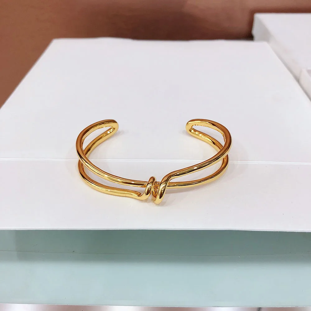 

2019 Popular Brand Twisted Bracelet French Quality Personality Fashion Classic Celebrity Ball Lady Luxury Bracelet