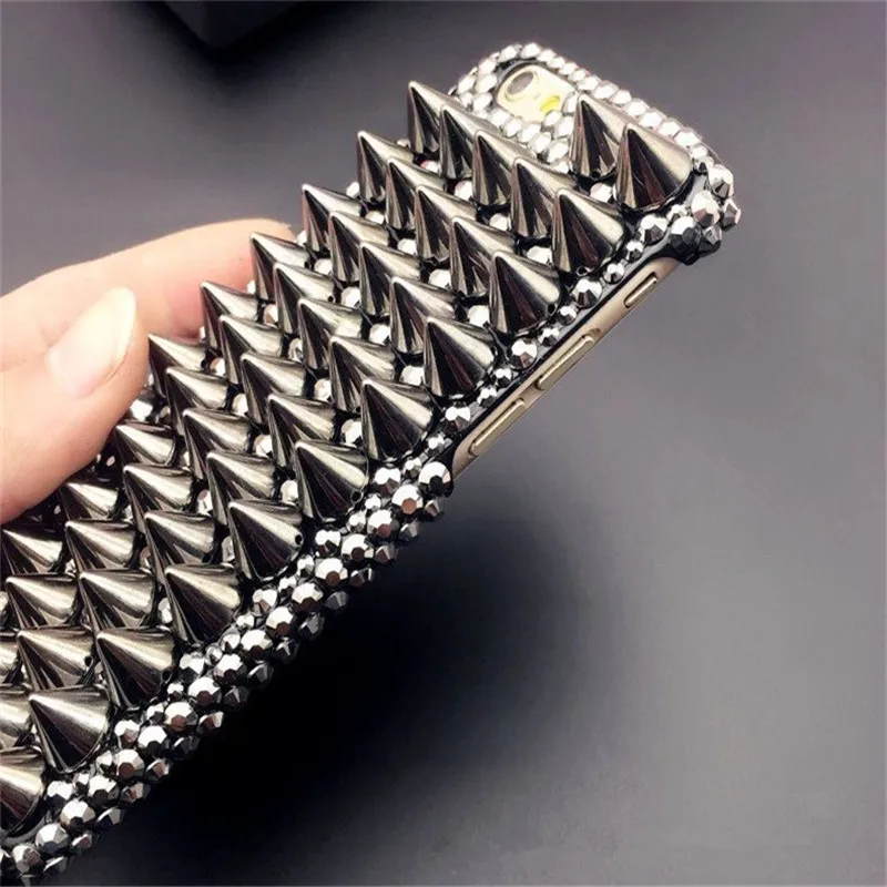 Fashion Cool Rock Full Metal Punk Spikes Studs Rivet Diamond Case Cover Per Iphone 15 14 13 12 Mini 11 Pro X Xs Max Xr 7 8 Plus