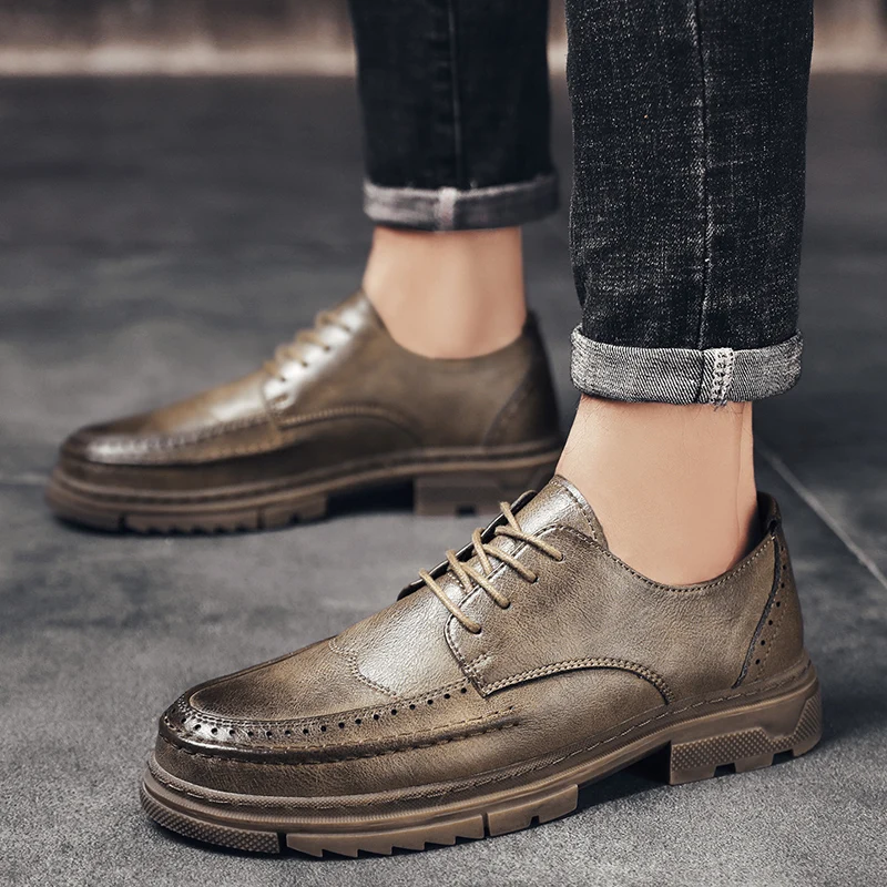 

Autumn British Style Leather Brogue Shoes Comfortable Breathable Men Casual Shoes Rome Business Oxfords Increase Vintage Boots