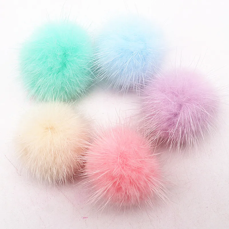 Description Picture 6 of itemNatural Mink Fur Pompones 30mm 40mm Pompon Fluffy Soft Comfortable Pompom Pompony Dekoracyjne For Clothes  Earrings Making