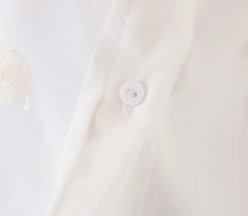 Comprar Nueva blusa de organza informal con bordado de lunares con cuello alto elegante para mujer