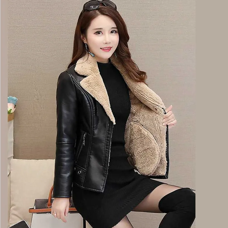 UHYTGF зимняя кожаная куртка женская мода плюс бархат искусственная кожа короткое пальто Корейская дикая Толстая теплая кожаная куртка