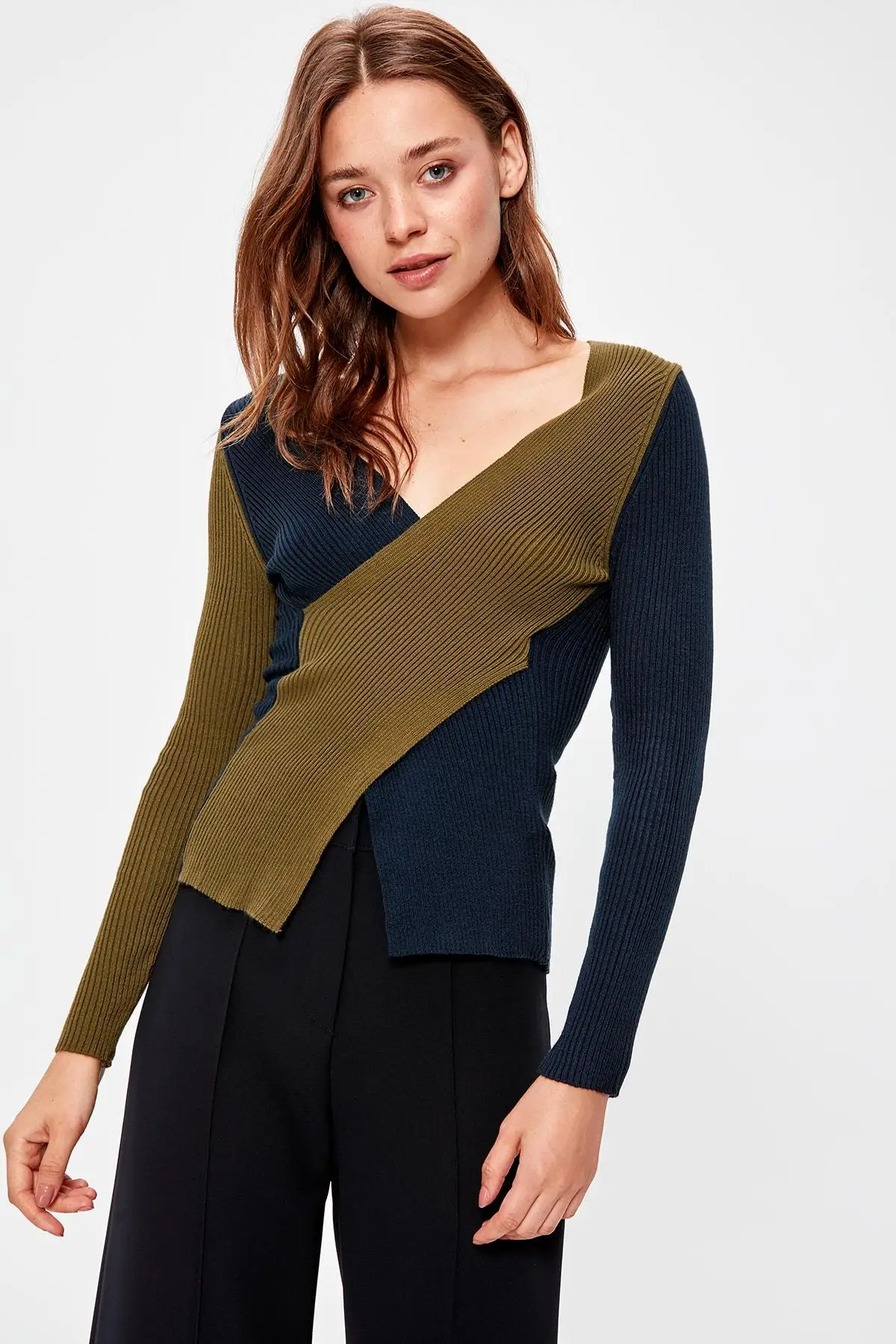 

Trendyol Haki With Color Block Sweater Cardigan TWOAW20HI0124