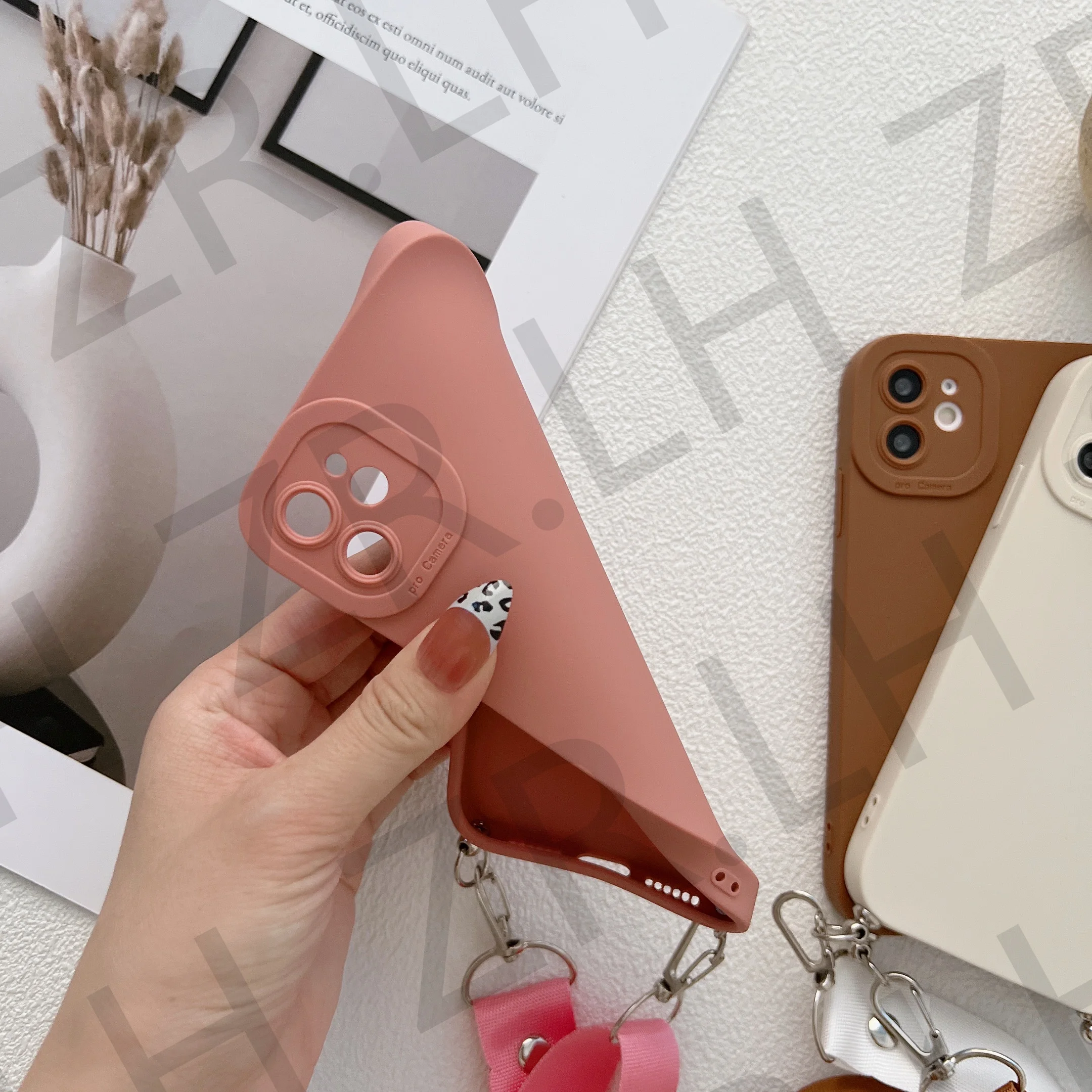 Elegant Crossbody Necklace Lanyard Phone Case with Chain and Silica Gel TPU Cover