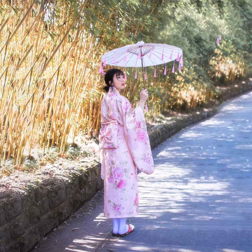 Традиционное японское женское кимоно Yukata Розовое Кимоно в стиле ретро с