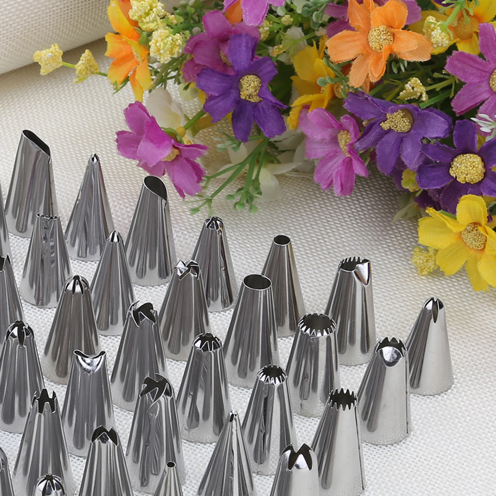 

48Pcs/set Stainless Steel Icing Piping Nozzles Pastry Tips Set Cake Baking Tools Accessories Eco-Friendly Stocked Decorating