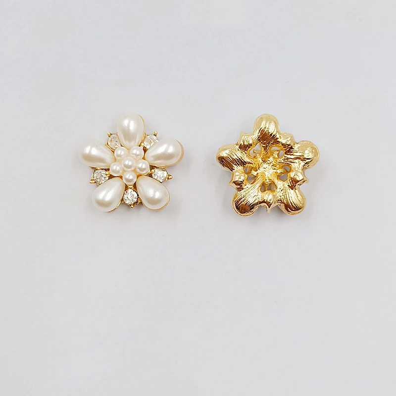 12715854693_982397576