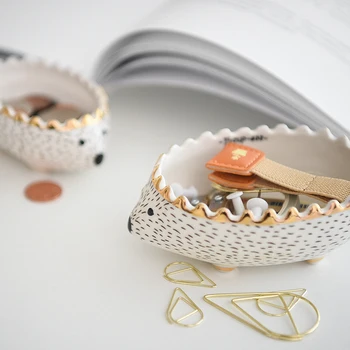 

2020 Home Office Storage Measuring Cup Small Plant Pot Holder Fresh Hedgehog Ceramic Ornaments Container Garden Table Decor