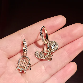 

New Fashion Asymmetric Hoop Earrings Micro Mosaic AAA+ Zircon Cute Canary Pendant Earrings for Women Monacon Jewelry