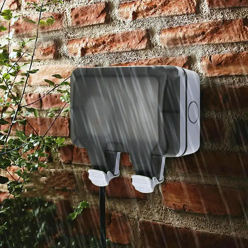 Waterproof Outdoor 13A 2Gang Storm Switched Socket Double IP66 Outside Use NEW