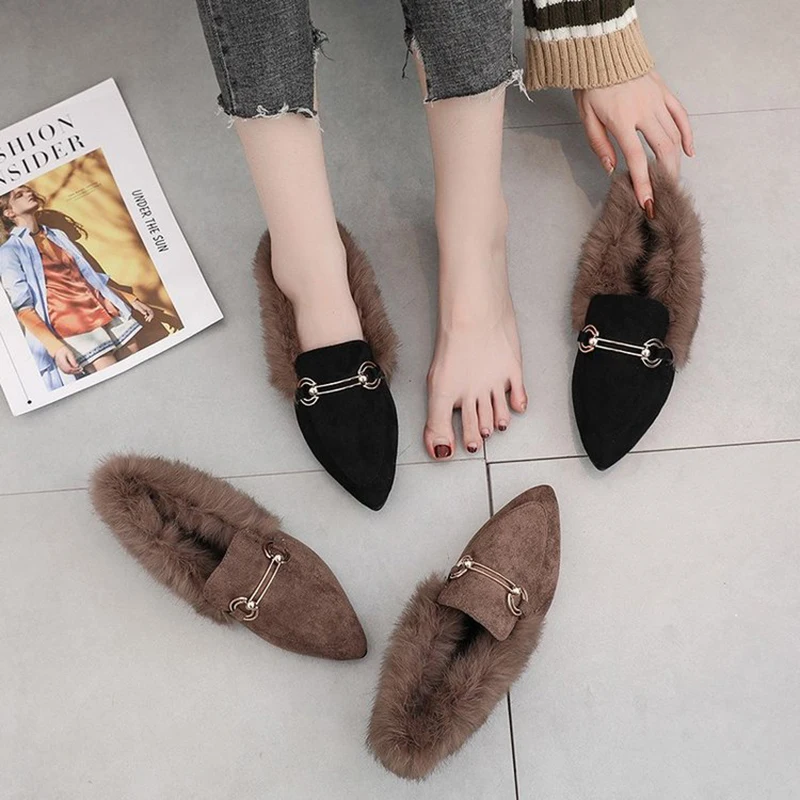 Повседневные лоферы на плоской подошве с острым носком; зимние плюшевые меховые тапочки без застежки; женская обувь; теплые Мокасины с пряжкой в Корейском стиле