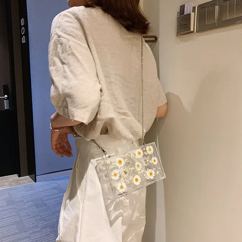 

Women 2019 new summer small fresh transparent small square bag fashion 100 oblique satchel