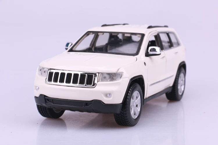 1:24 Высокая литая модель машины Модель JEEP Jeep Grand Cherokee внедорожный автомобиль модель для детей Подарки