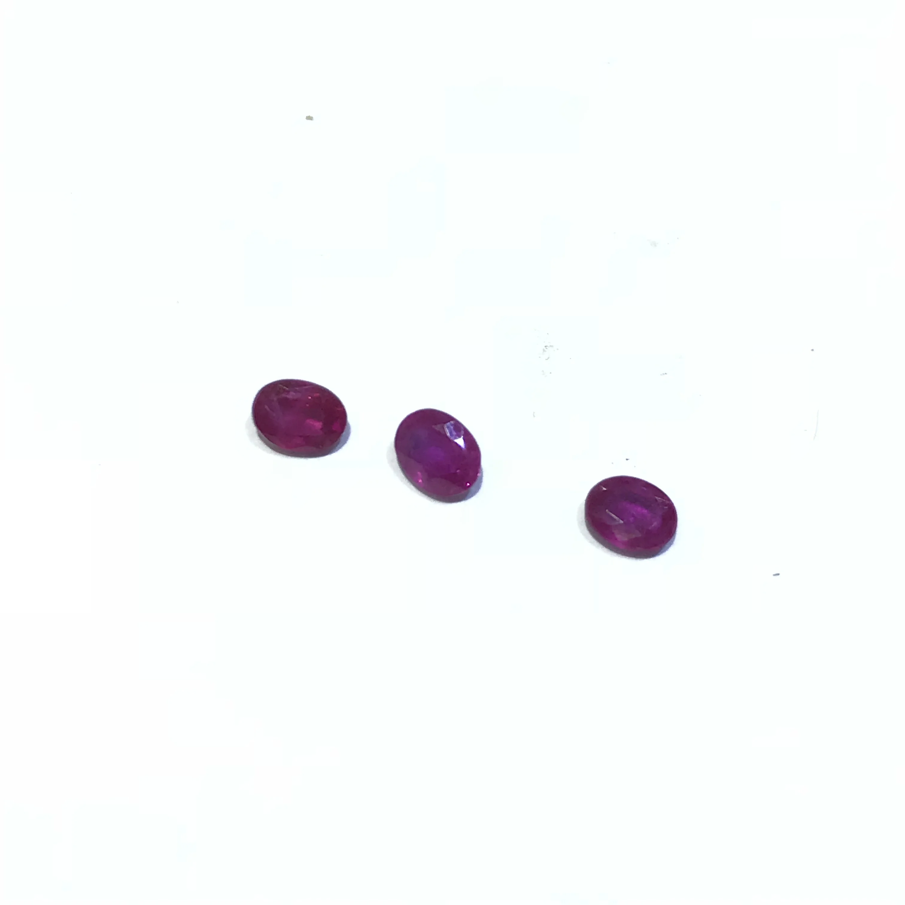Натуральный рубин незакрепленный драгоценный камень 3 мм* 4 мм овальной огранки настоящий кровавый красный рубин незакрепленный драгоценный камень