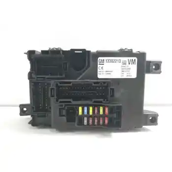 

13382213 BOX RELES/FUSES OPEL CORSA D