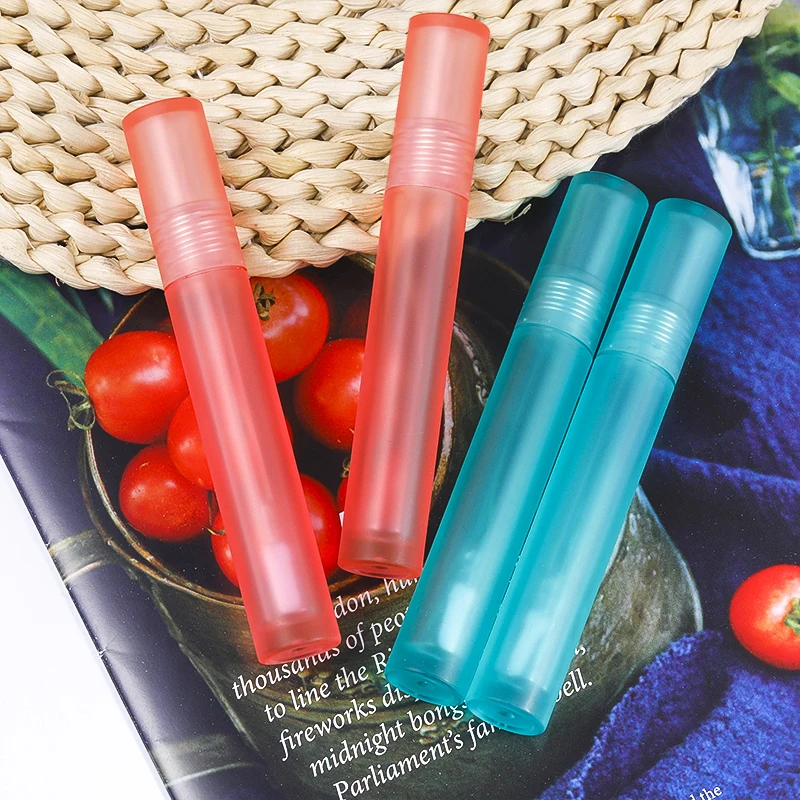 

Оптовая продажа, пустой контейнер для глазури для губ, 4 мл, Круглый матовый тюбик для блеска для губ, красный/зеленый тюбик для губной помады, многоразовый флакон, инструменты для макияжа