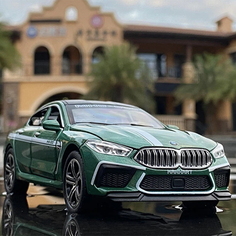 Модель автомобиля из сплава с светильник кой 1:32BMW M8 | Игрушки и хобби