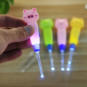 

Plastic Cute Cartoon Light Ear Spoon Explosive Detachable Clean Ear Dig Random Included Battery Plastic Ear Care