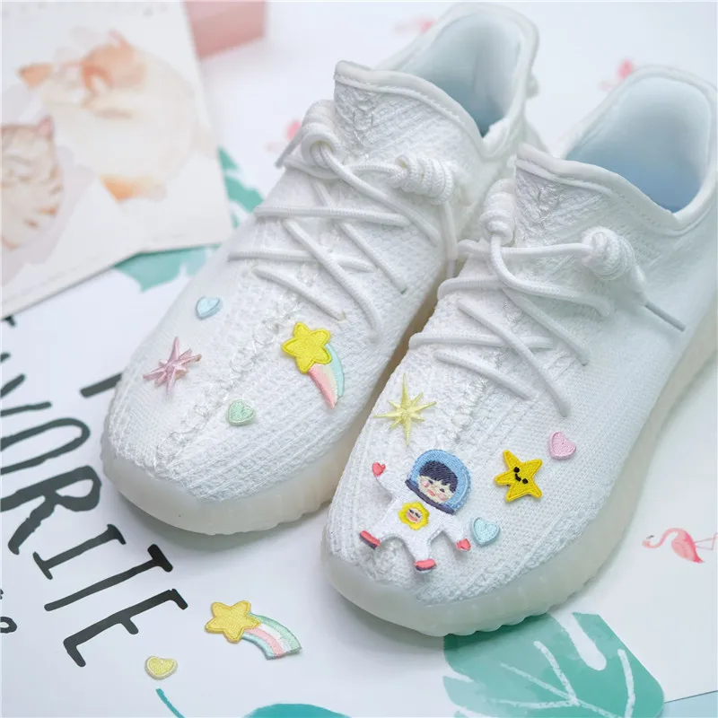 

AHYONNIEX 1PC universe Astronaut embroidery applique patch Iron on patches clothes with glue bag hat dress book DIY sticker