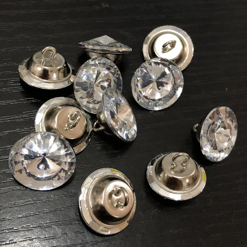 Crystal buttons, Accessories