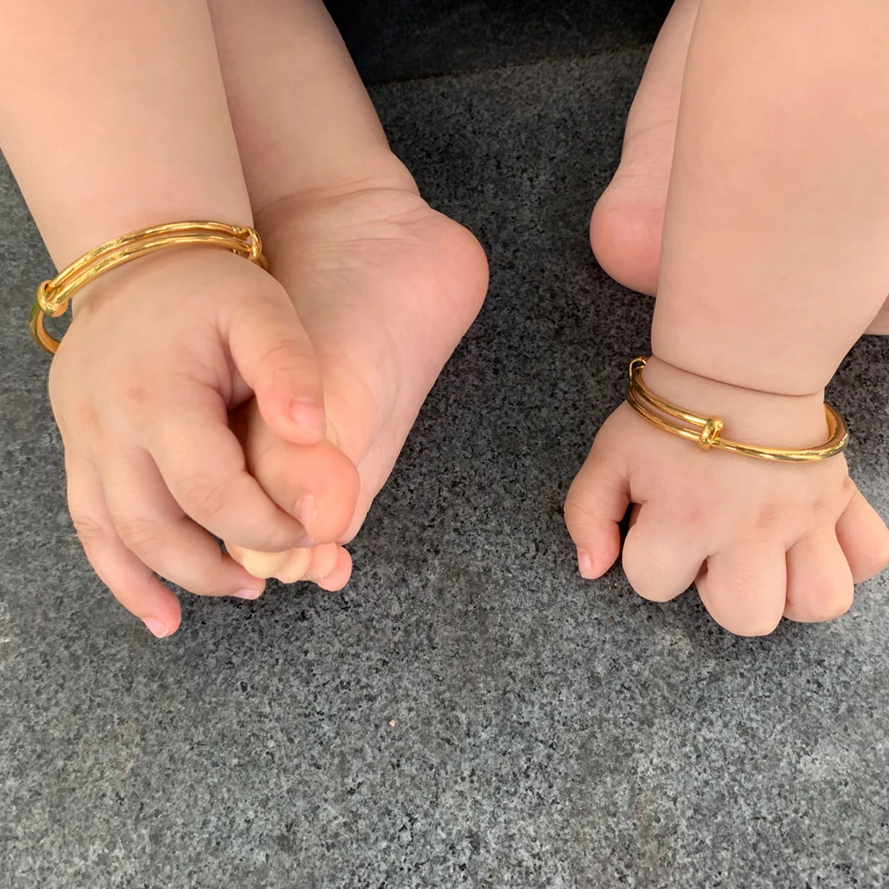 Ethlyn 2pcs/lot  Classical Smooth Lucky Baby Newbaby Gold Color Kids Adjustable Bangle Bracelet Best Children Gifts  B147 4