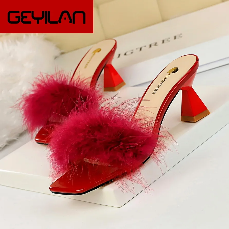 

Korean-Style Fashion Slippers Woman with Thick with High Heels Square Head Open Toe 2020 New Furry Word Women Slippers