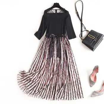 

Spring 2020 for European and American women's wear 7 minutes of sleeve Patchwork lace with hundred pleats Fashion dress