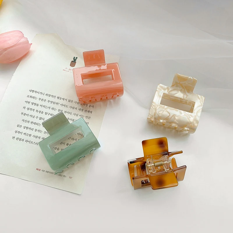 

[DISCICI] 2020 New Acetic Acid Small French Lazy Style Elegant Top Clip Hair Card Hair Clip Hair Clip Hair Accessories OH187801