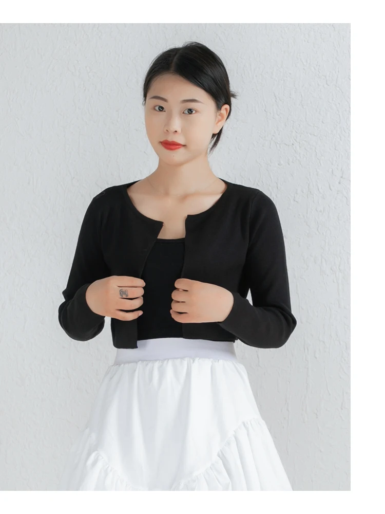 Blouses Black Cropped Knitted Sweater Korean Fashion Cardigan Female Women's Coat Spring 2025 Clothing Long Sleeve Top Jersey